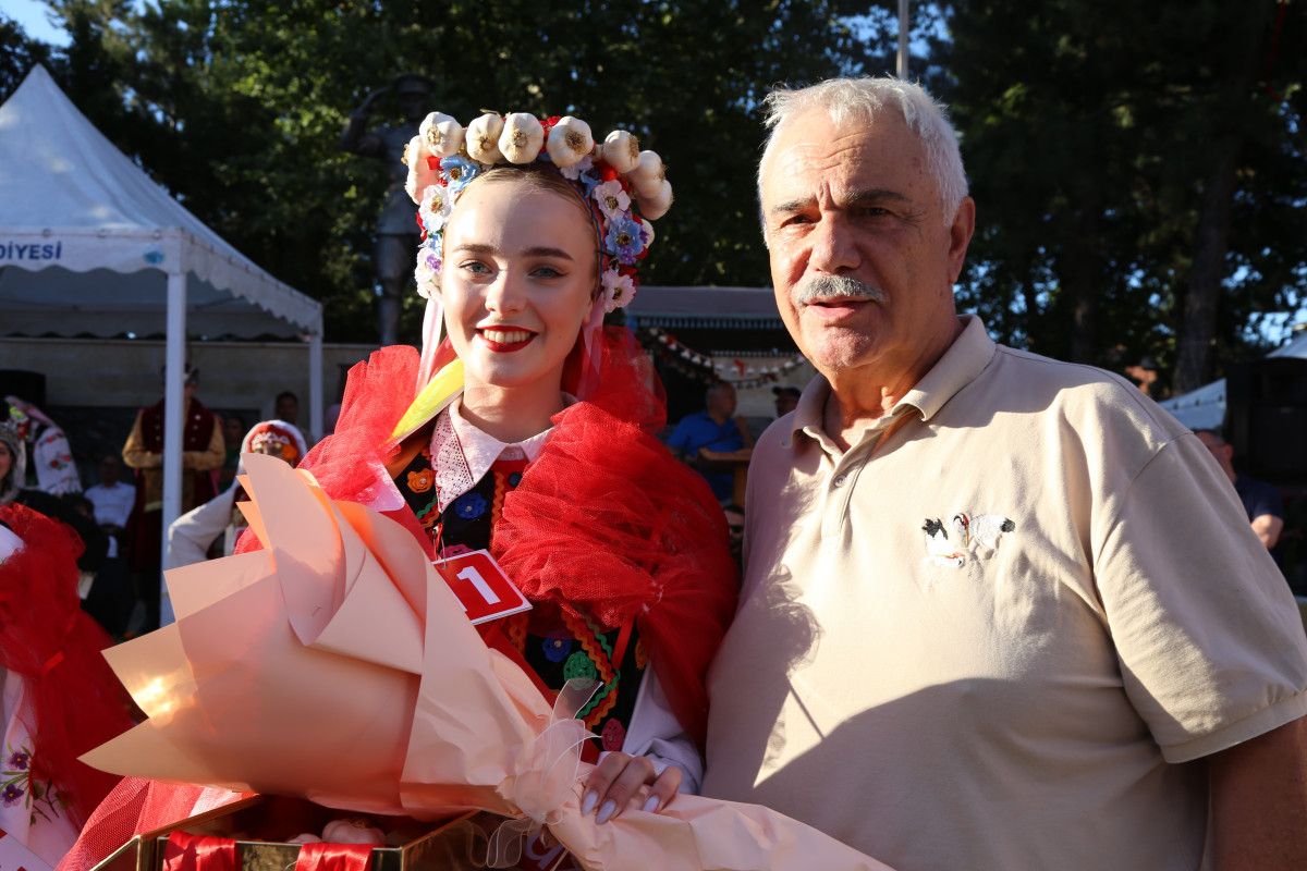 Kastamonu'da 'sarımsak güzeli' seçilmek için yarıştılar