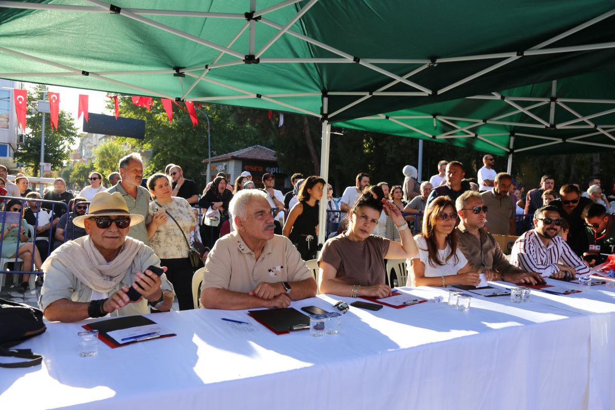 Kastamonu'da 'sarımsak güzeli' seçilmek için yarıştılar