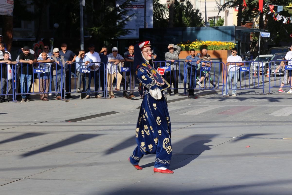 Kastamonu'da 'sarımsak güzeli' seçilmek için yarıştılar