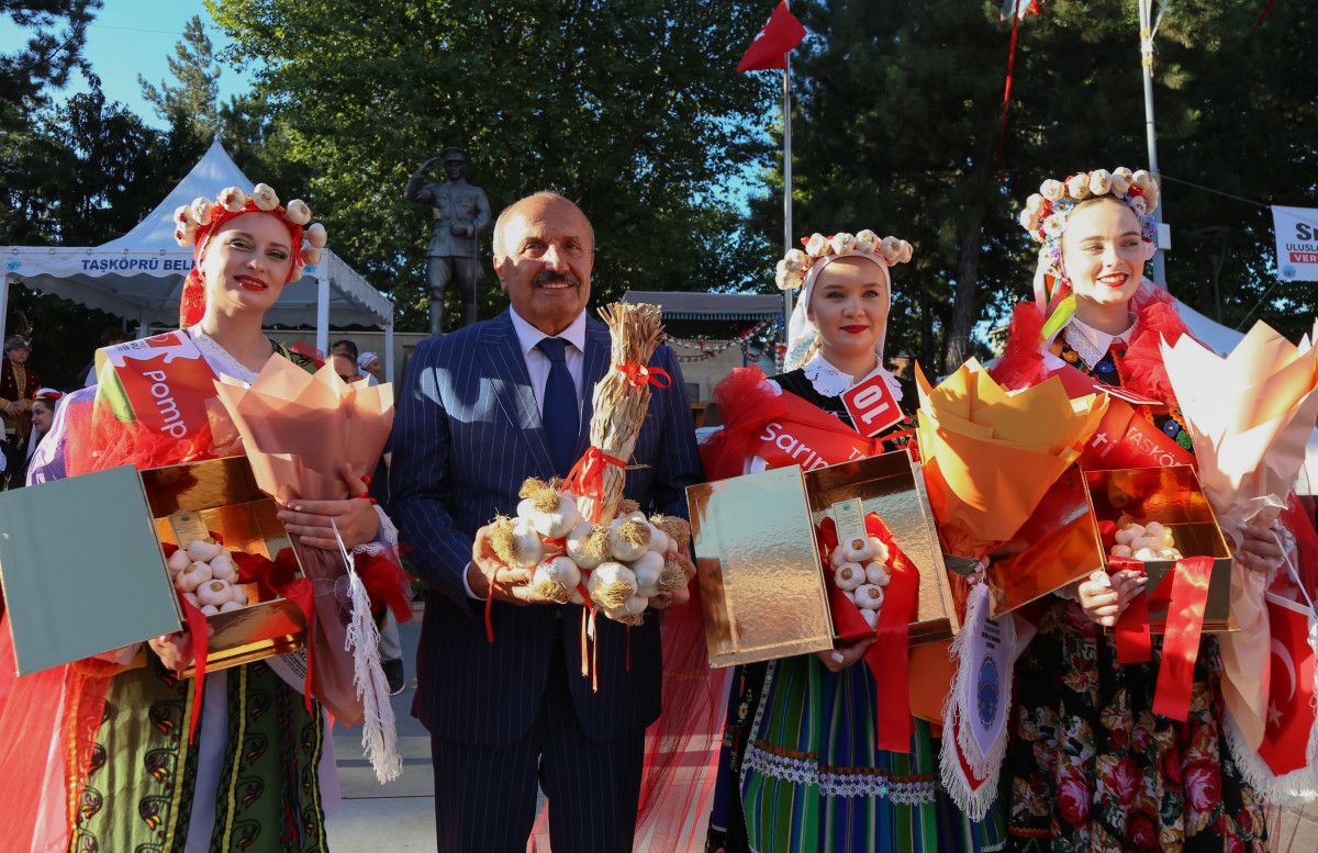 Kastamonu'da 'sarımsak güzeli' seçilmek için yarıştılar