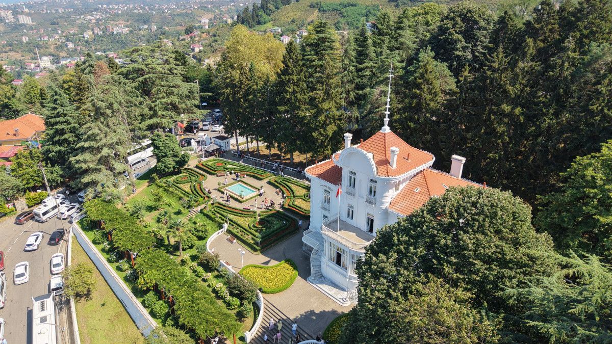 Gazi Mustafa Kemal'in vasiyetini yazdığı Atatürk Köşkü'ne ziyaretçi akını