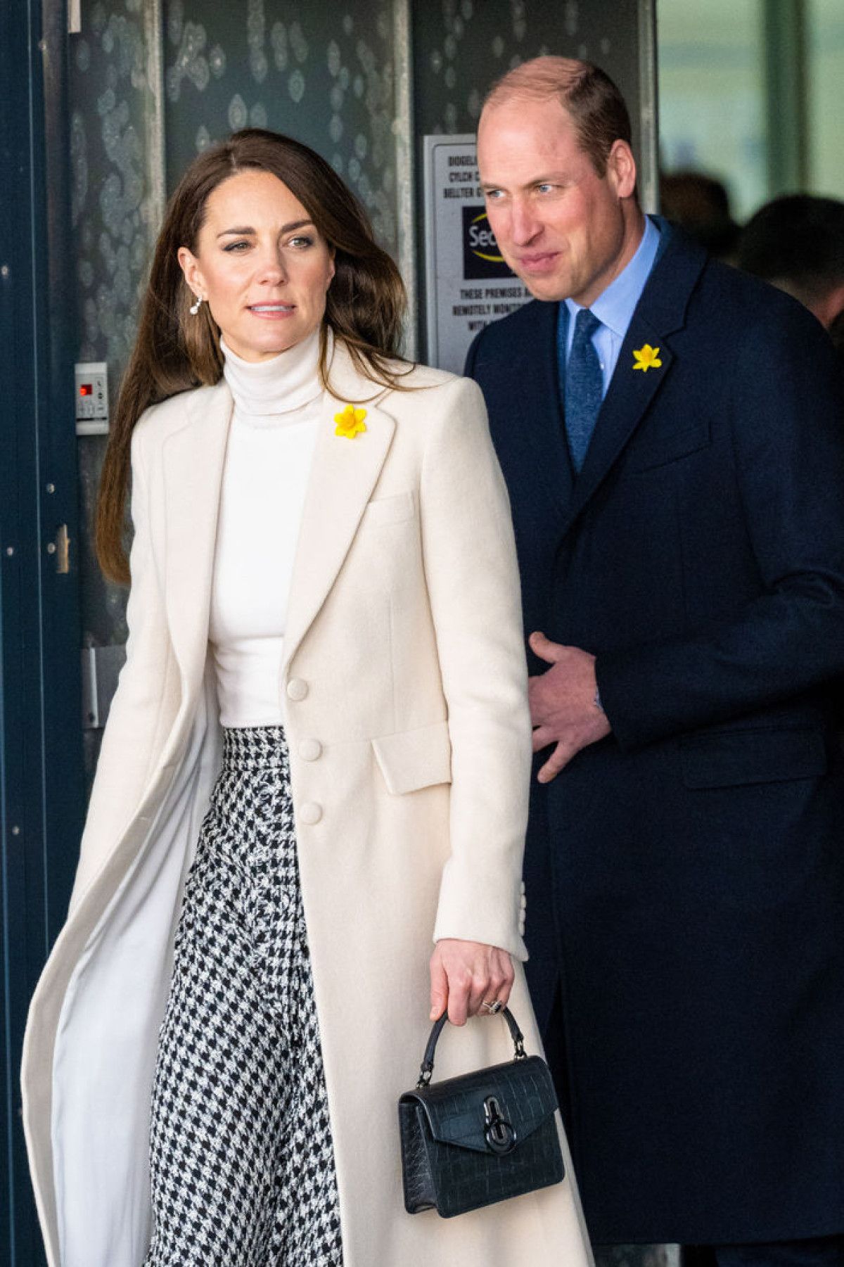 Prens William ve Prenses Kate Middleton, yeni komşularını attırdı