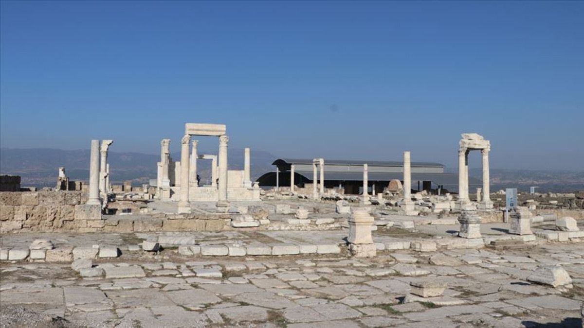 2050 yıllık meclis binası çıktı: İşte Laodikya Antik Kenti