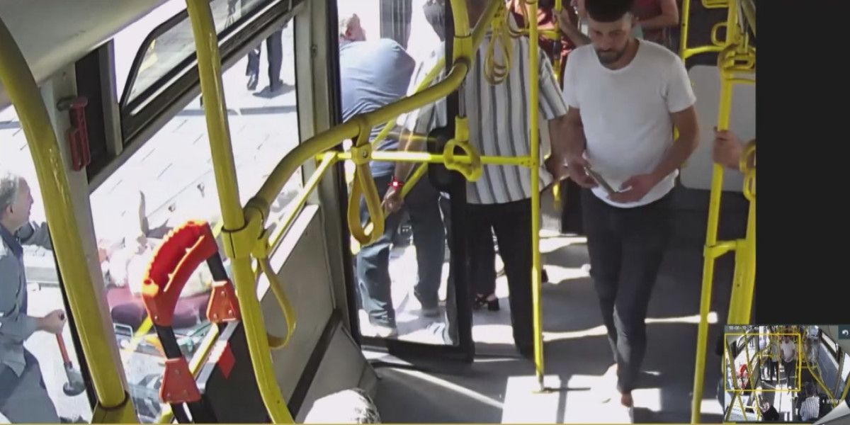 Kayseri'de otobüs şoförü fenalaşan yolcuyu hastaneye yetiştirdi: O anlar otobüs kamerasında