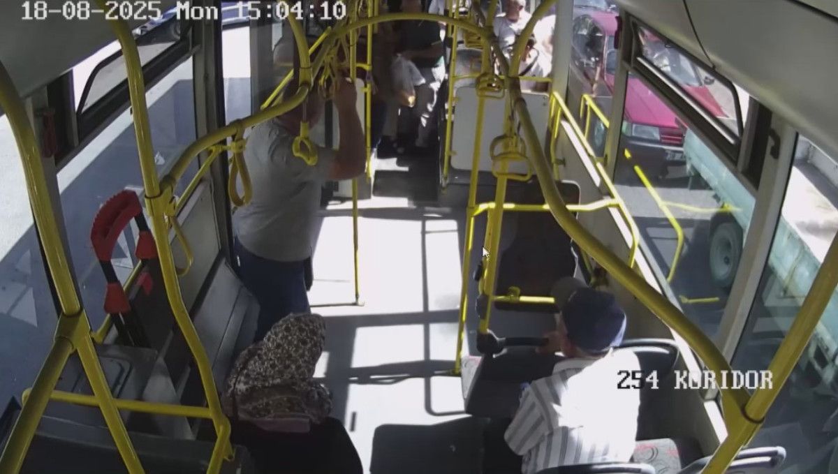 Kayseri'de otobüs şoförü fenalaşan yolcuyu hastaneye yetiştirdi: O anlar otobüs kamerasında