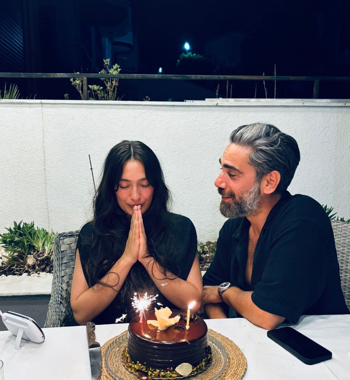 Neslihan Atagül ve Kadir Doğulu’nun Aşk Dolu Aile Hikayesi: Aziz'in Doğumu ve Doğum Günü Kutlaması