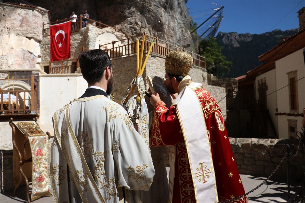 Sümela Manastırı’nda 12. Geleneksel Ayin: Patrik Pavlos Sofianopoulos’tan İzin ve Teşekkür