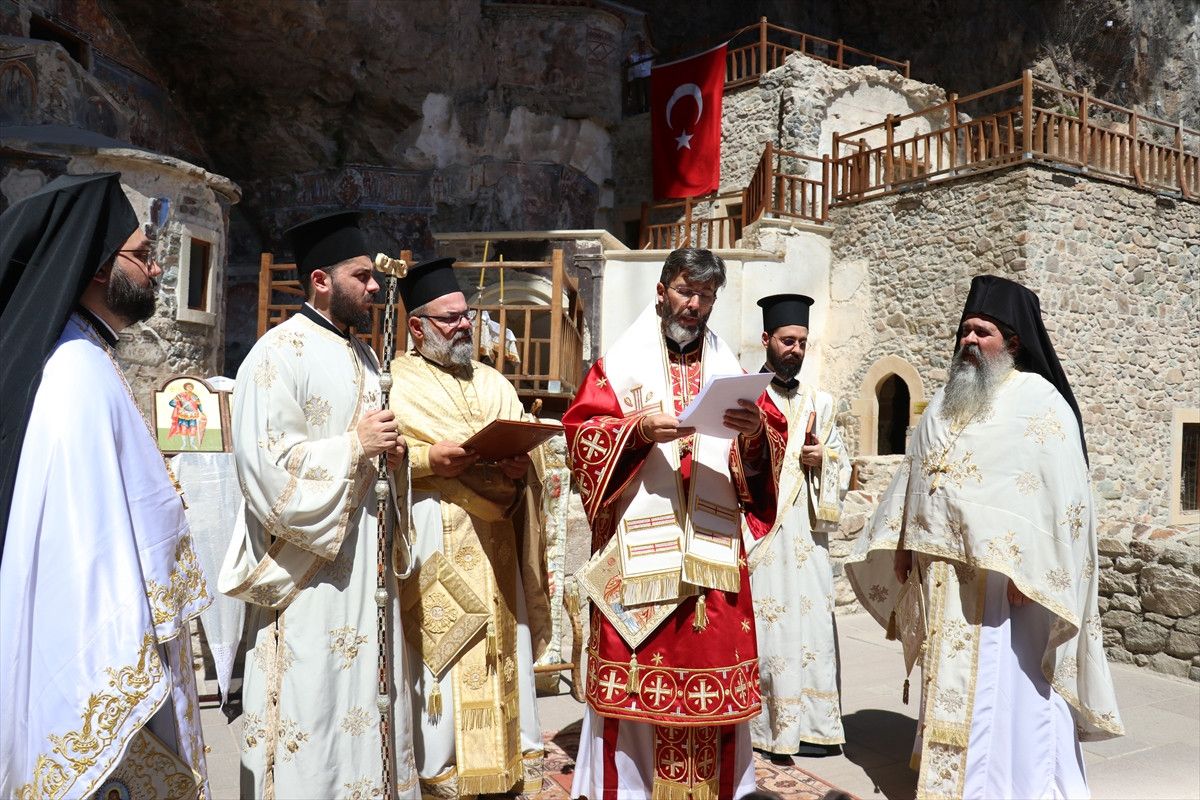 Sümela Manastırı’nda 12. Geleneksel Ayin: Patrik Pavlos Sofianopoulos’tan İzin ve Teşekkür