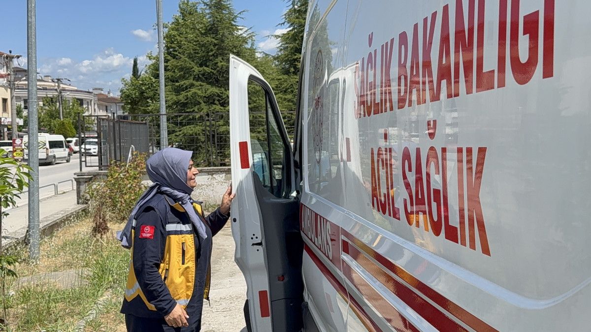 Düzce'de Ambulans Şoförleri İçin Zorlu Parkurlarda İleri Sürüş Sertifikası