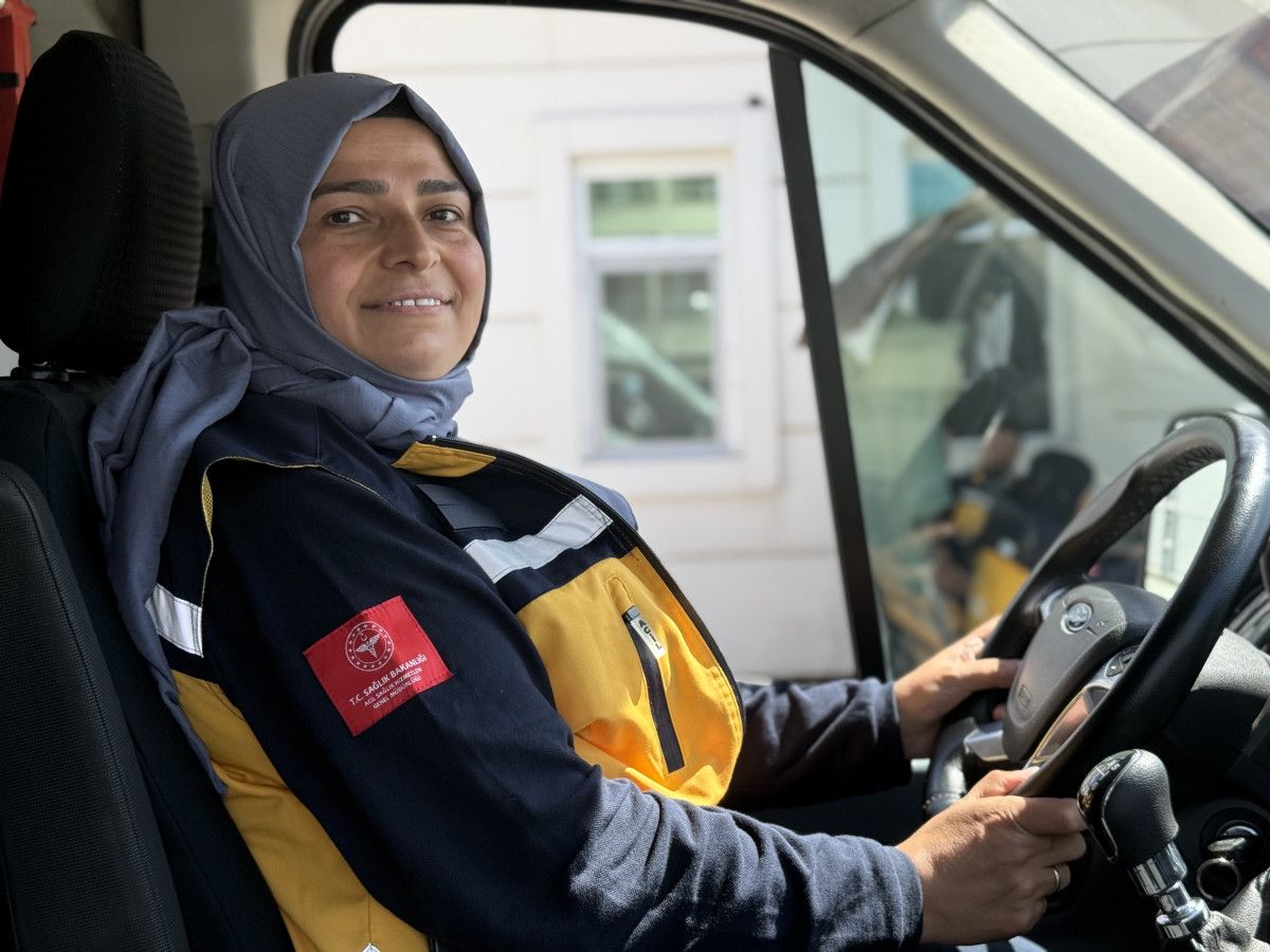 Düzce'de Ambulans Şoförleri İçin Zorlu Parkurlarda İleri Sürüş Sertifikası