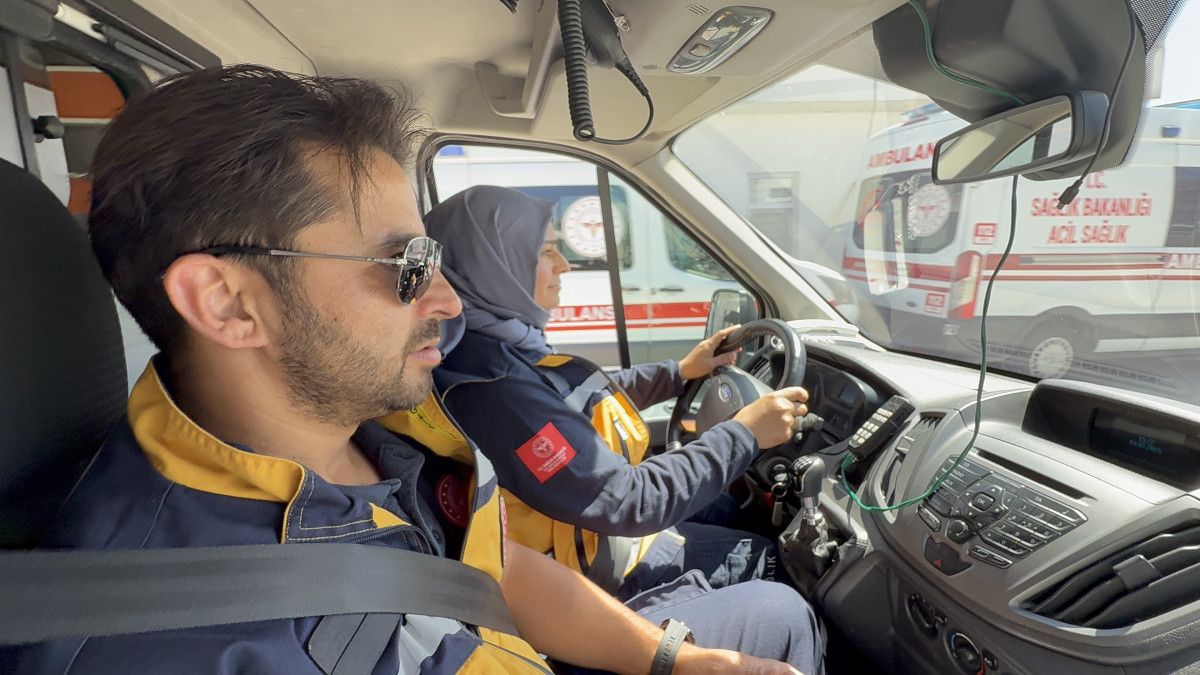 Düzce'de Ambulans Şoförleri İçin Zorlu Parkurlarda İleri Sürüş Sertifikası