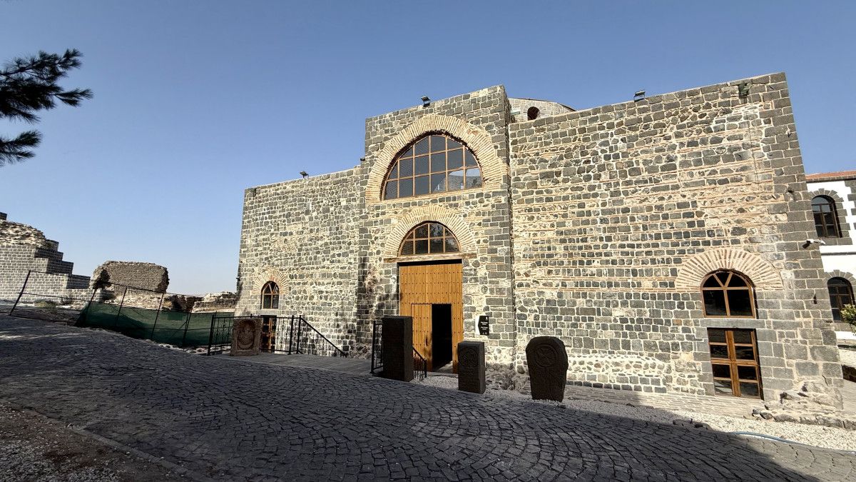 İçkale’deki Kitabe ve Kilise Kapsamında Yapılan Kazı ve Restorasyonla Hamam İddiaları Netleşiyor
