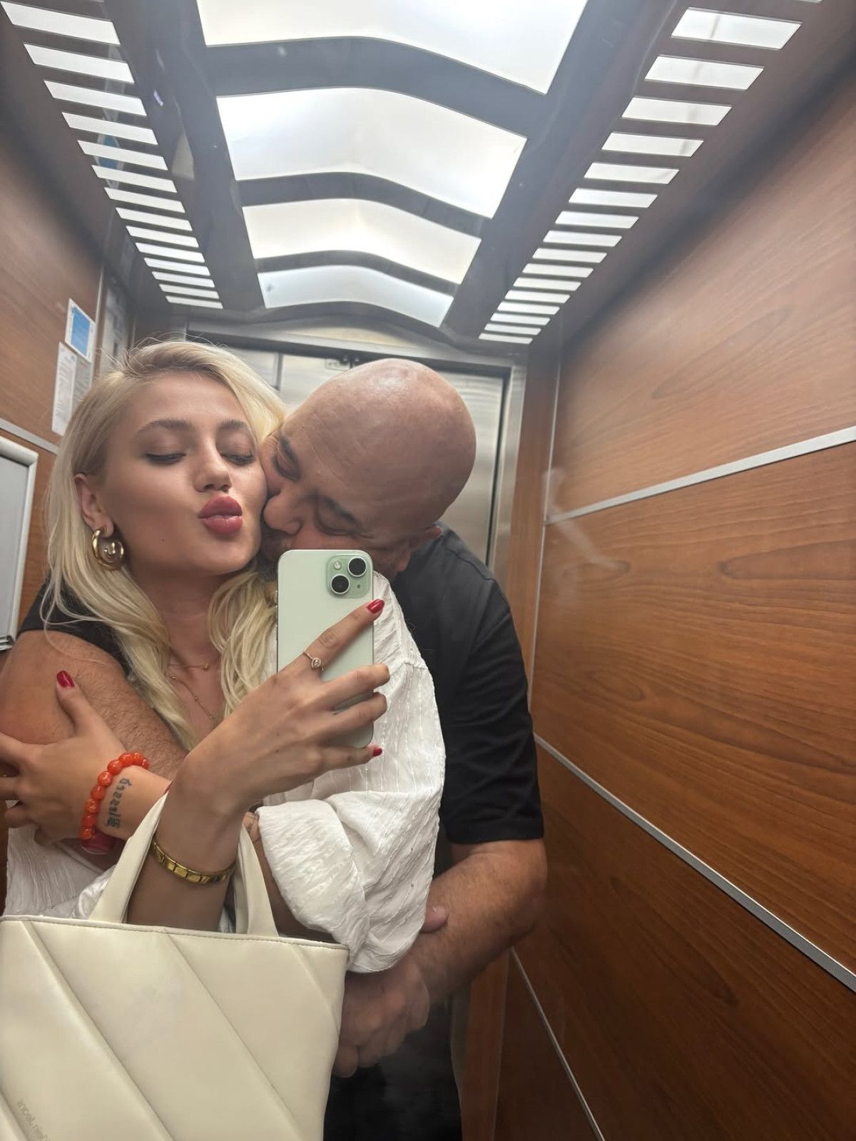 Somer Sivrioğlu ve Tilbe Uslu: Aşkın Yeni Nabzı Tatilde ve Sosyal Medyada