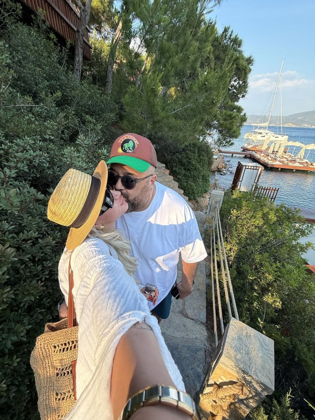 Somer Sivrioğlu ve Tilbe Uslu: Aşkın Yeni Nabzı Tatilde ve Sosyal Medyada