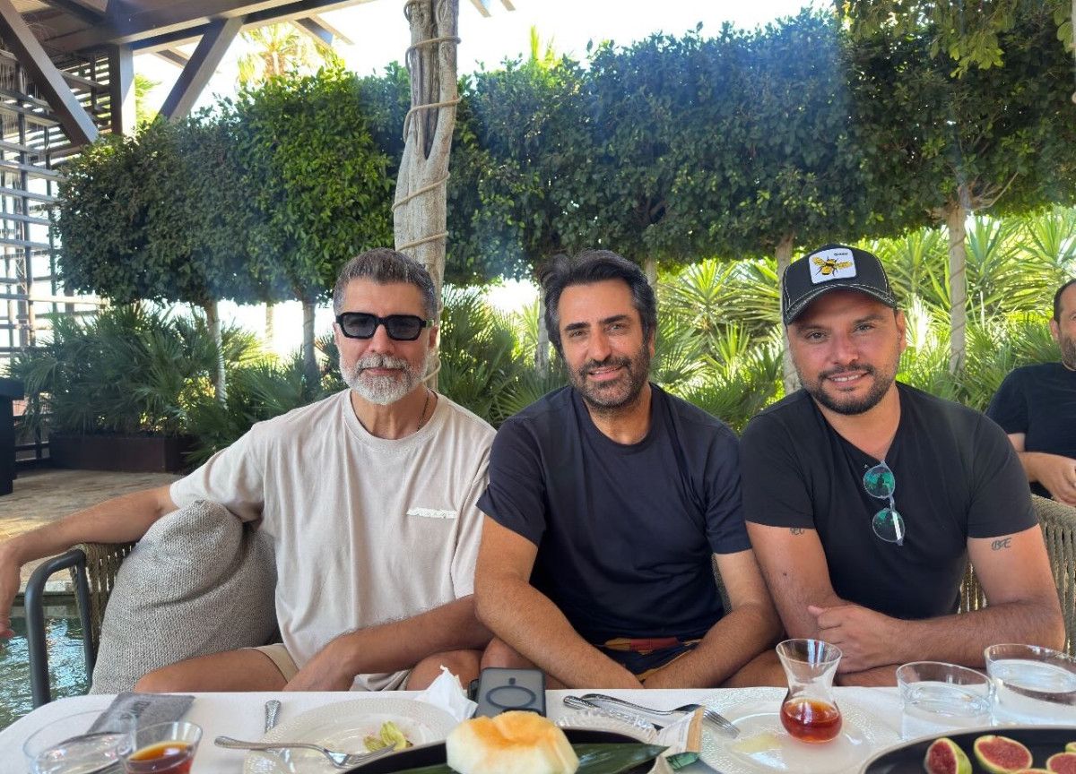 Çeşme'de Buluşan Prestij Müzik’in Eski Yıldızları: Mahsun Kırmızıgül, Özcan Deniz ve Alişan Yeniden Bir Arada