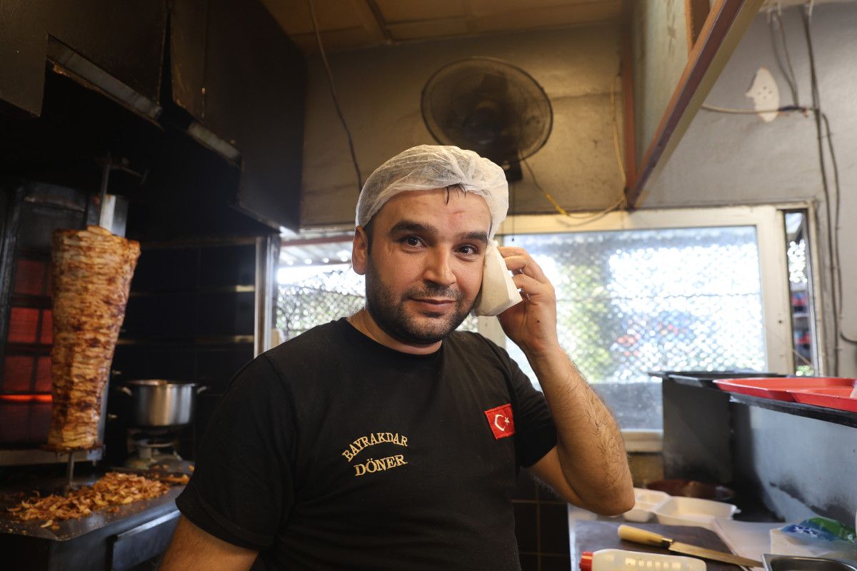 Hatay’da Sıcak Günlerde Döner Ustasının Günü: Yüksek Sıcaklıkta Çalışmanın Zorlukları