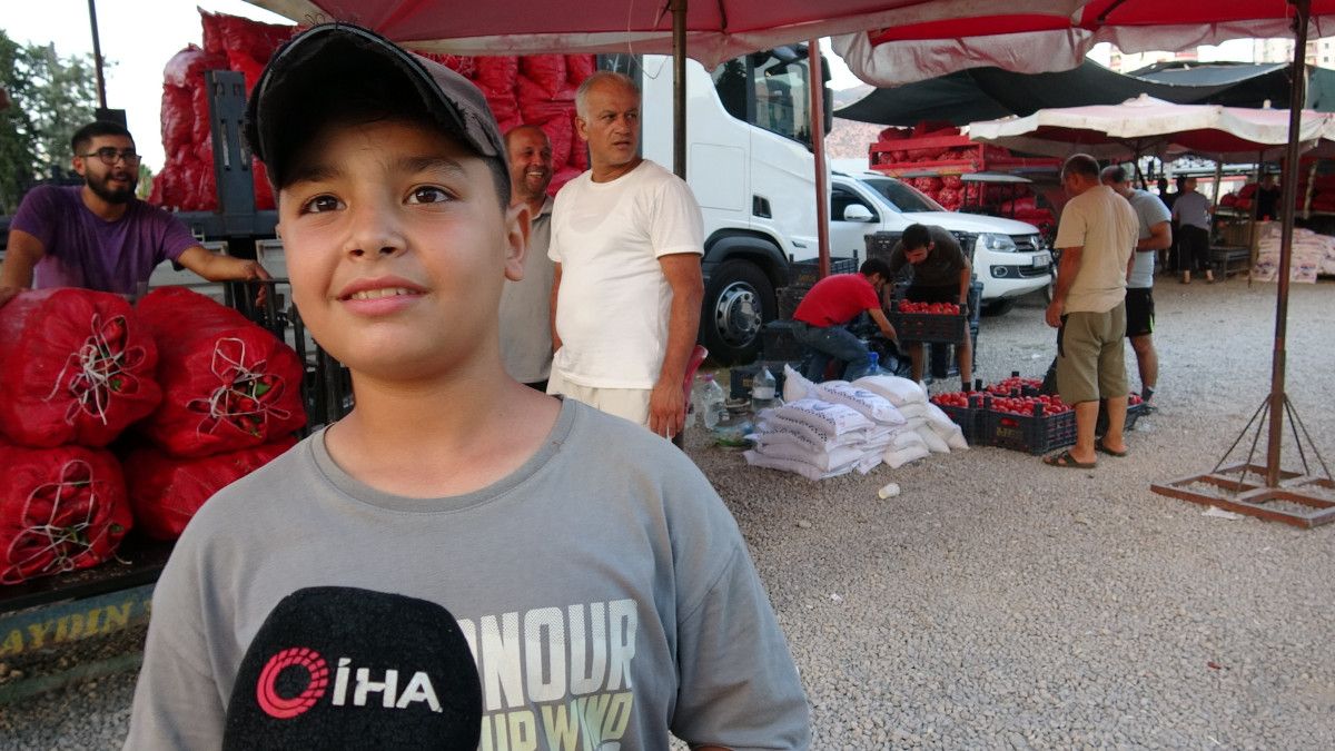 Pazarda Çalışan Barış Ali Kuş’un Hayalleri Biberlerin Ardında Büyüyor