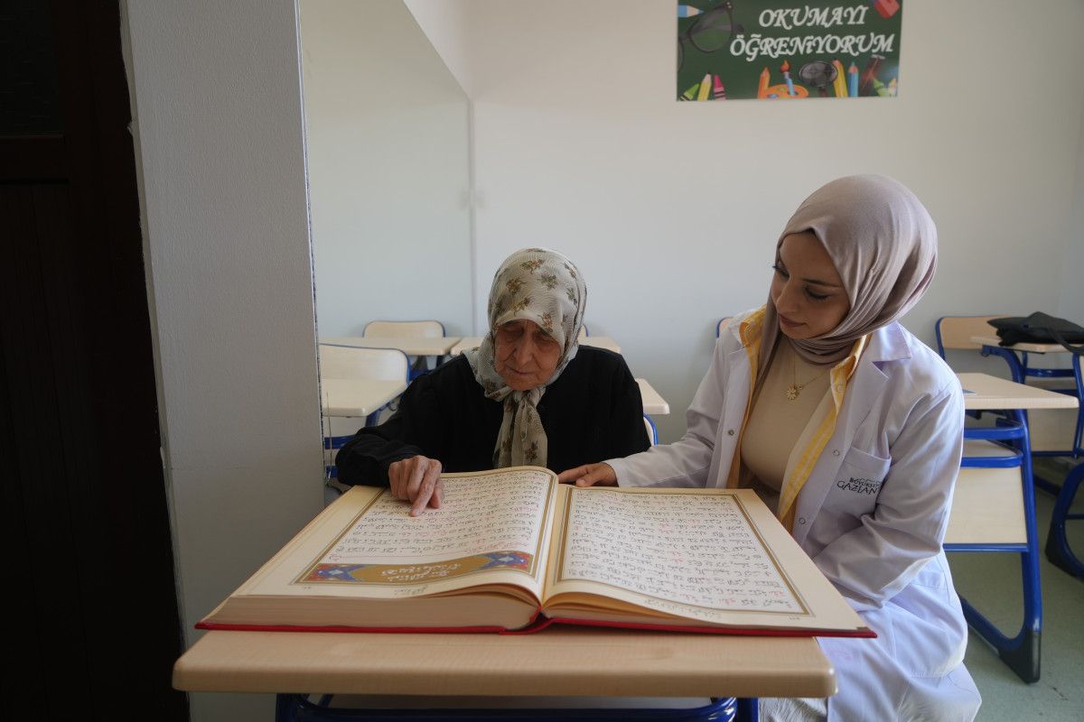 Yaşlı Koordinasyon ve Eğitim Merkezi'nden Kur'an Sevgisiyle Örnek Kararlı Bir Yolcu: Fadile Tılfarlıgil