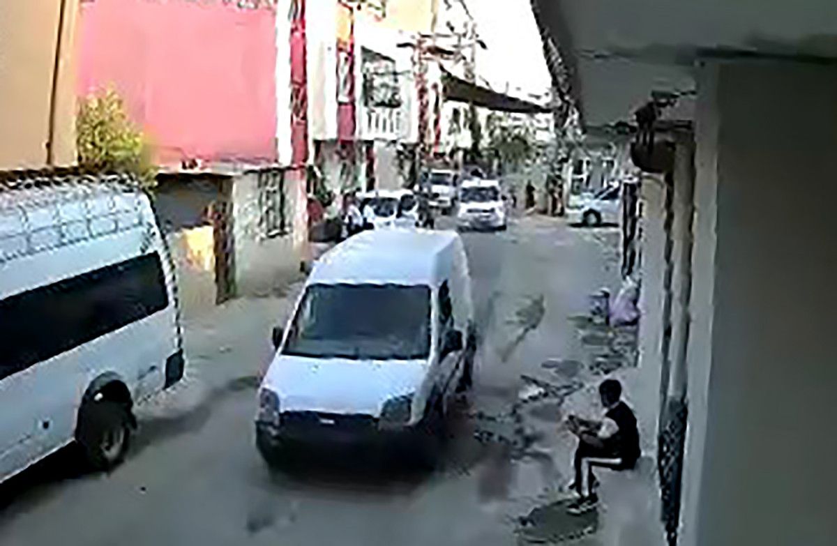 68b7fcb033bc9903__w1200xh783.jpg