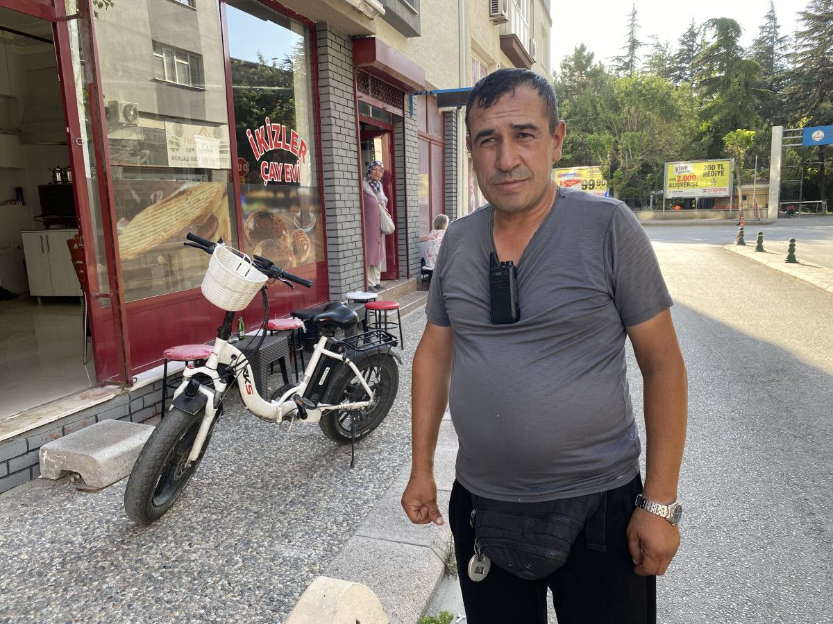 Elektrikli Bisikletle Servisi Hızlandıran Çay Evi: Karı-Koca Beceriyle Müthiş Dönüşüm