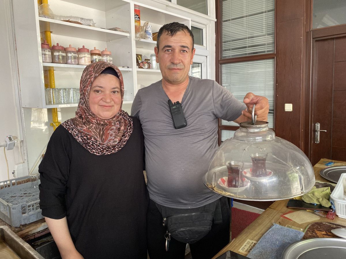 Elektrikli Bisikletle Servisi Hızlandıran Çay Evi: Karı-Koca Beceriyle Müthiş Dönüşüm