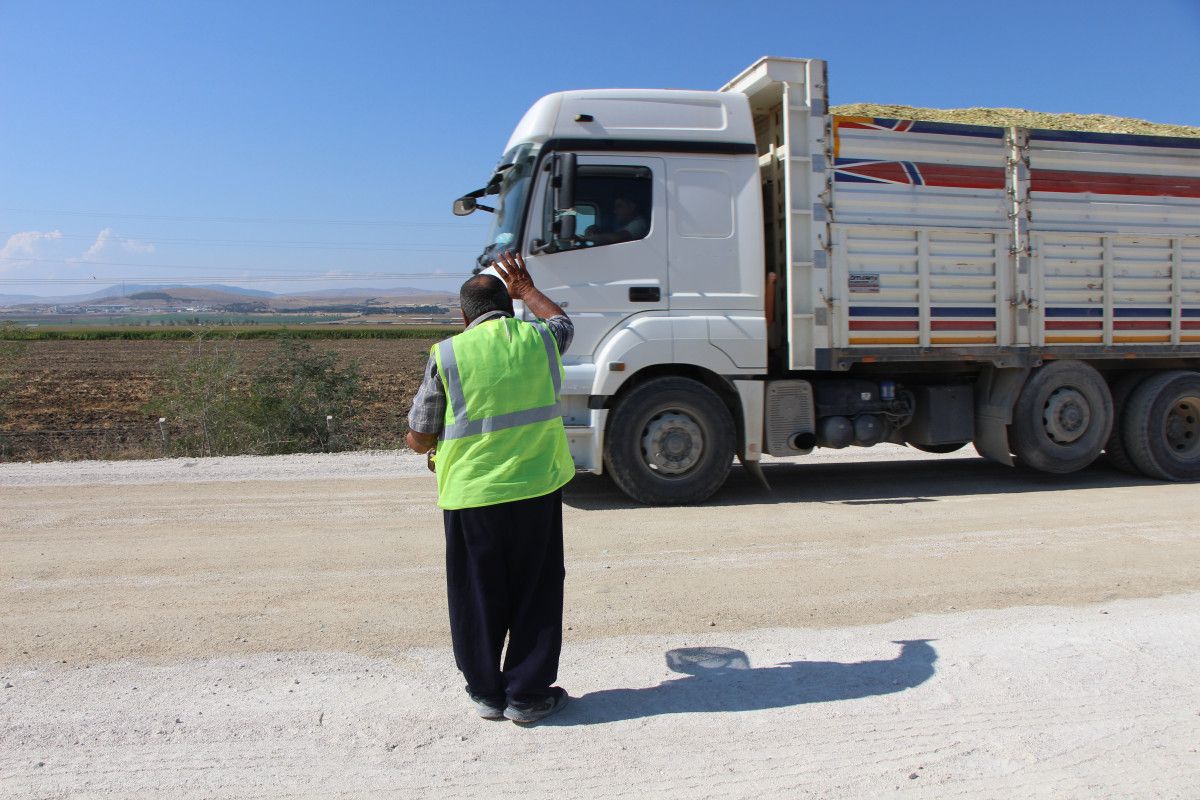 Tozlu Yolda Moral Veren Ses: Özcan Selim Çıtak'ın Yol Güvenliği ve Sürücülerin Umudu