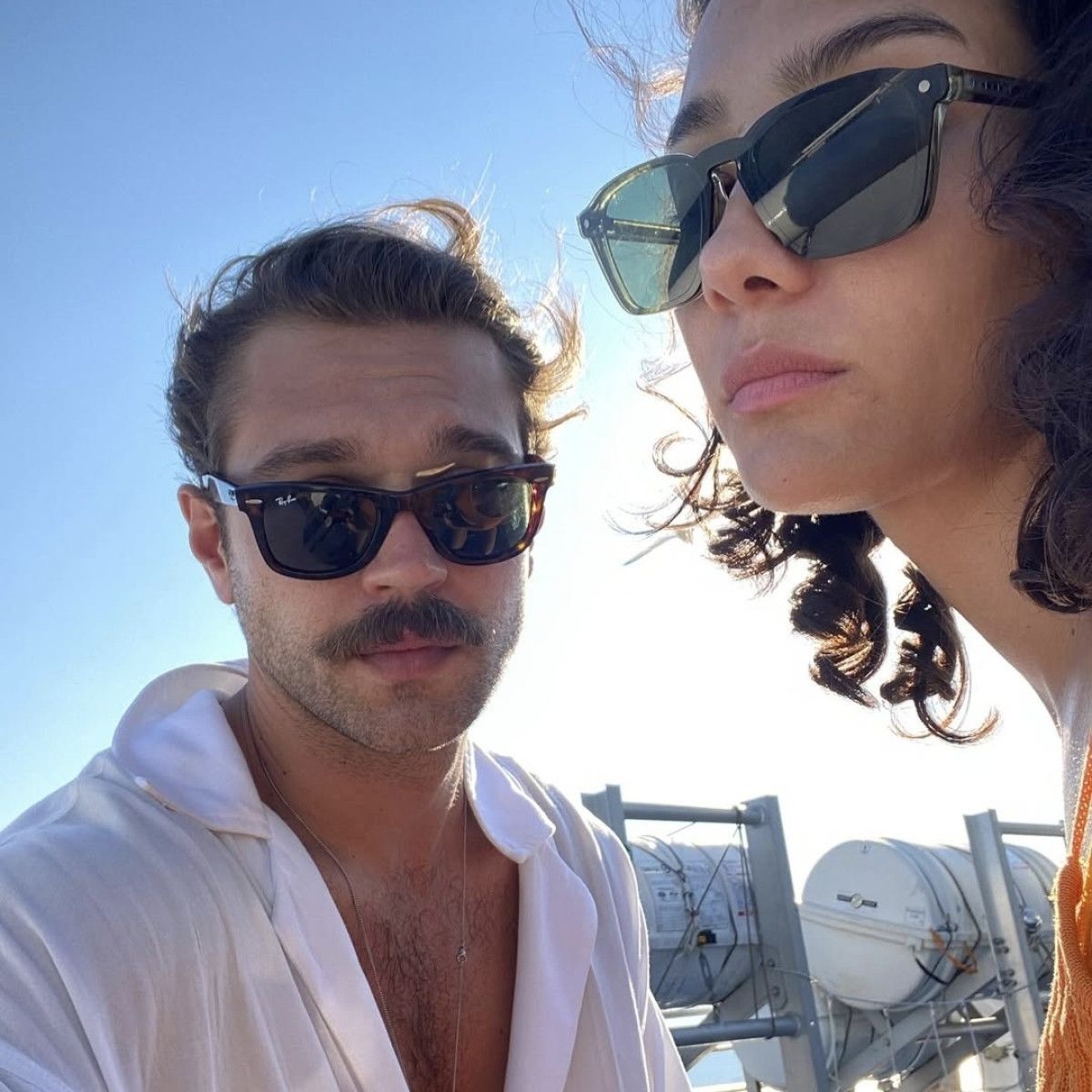 Aşıklık Yolculuğu: Aybüke Pusat ve Furkan Andıç’ın Gizli Sohbetleri ve Romantik Anlar