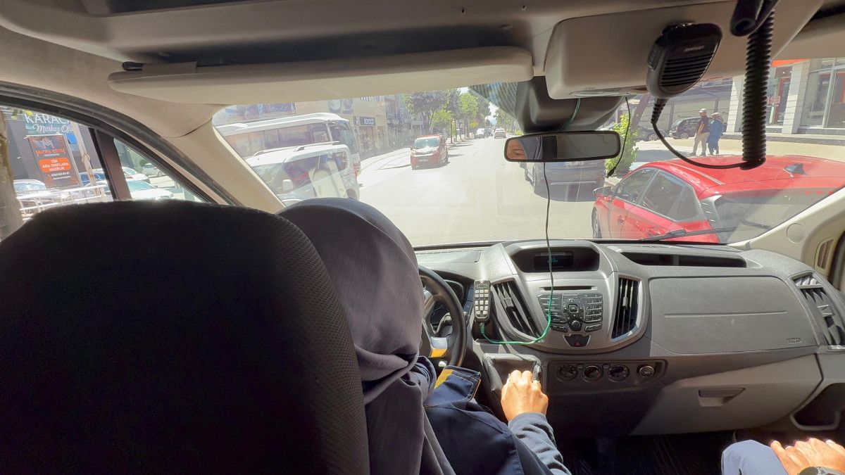 Fermuar Yaklaşımıyla Trafikte Ambulansın Akıcı İlerlemesi: Düzce'de Bir Dakikanın Hikayesi