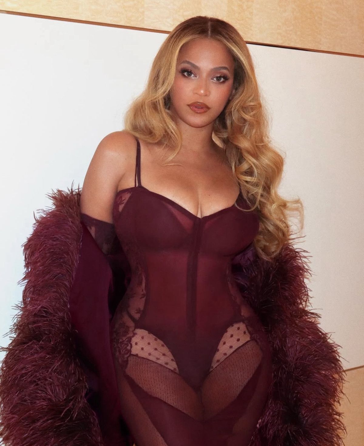Beyoncé'nin Yeni Yaşını Taşıyan Pozlar ve İçten Mesajlar: Barış ve Sevgi Vurgusu
