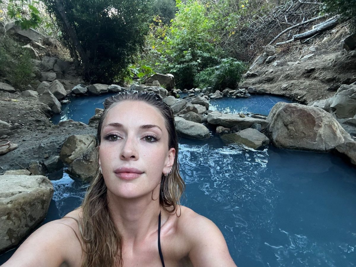 Suna Yıldızoğlu’nun Kızı Yasemin Allen ABD Tatilinden Fırsat Kolluyor: Yeni Pozlar ve Ani Beğeni Yağmuru