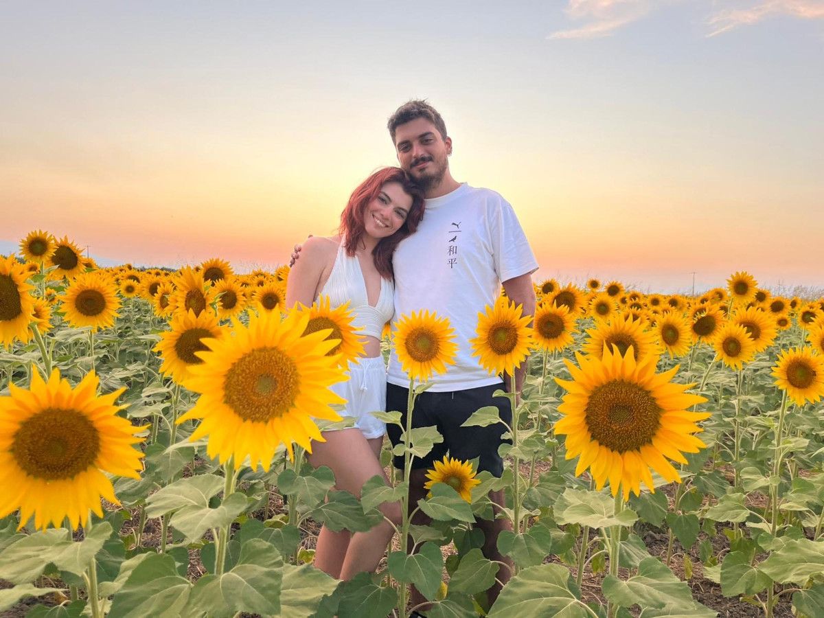 Efeler’in Ayçiçeği Tarlalarında Gün Batımı Keyfi