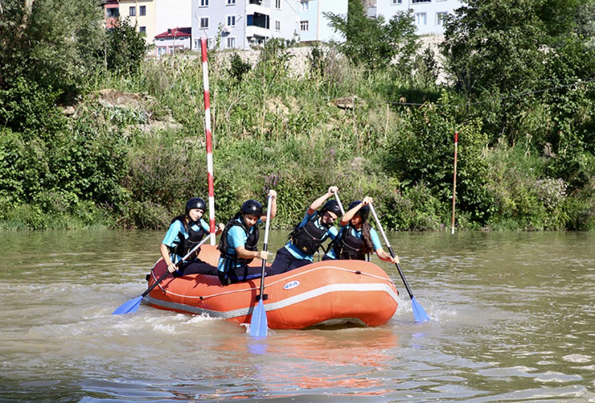 Espiye'de Genç Rafting Takımı Milli Formayla Avrupa Şampiyonluğuna Koşuyor