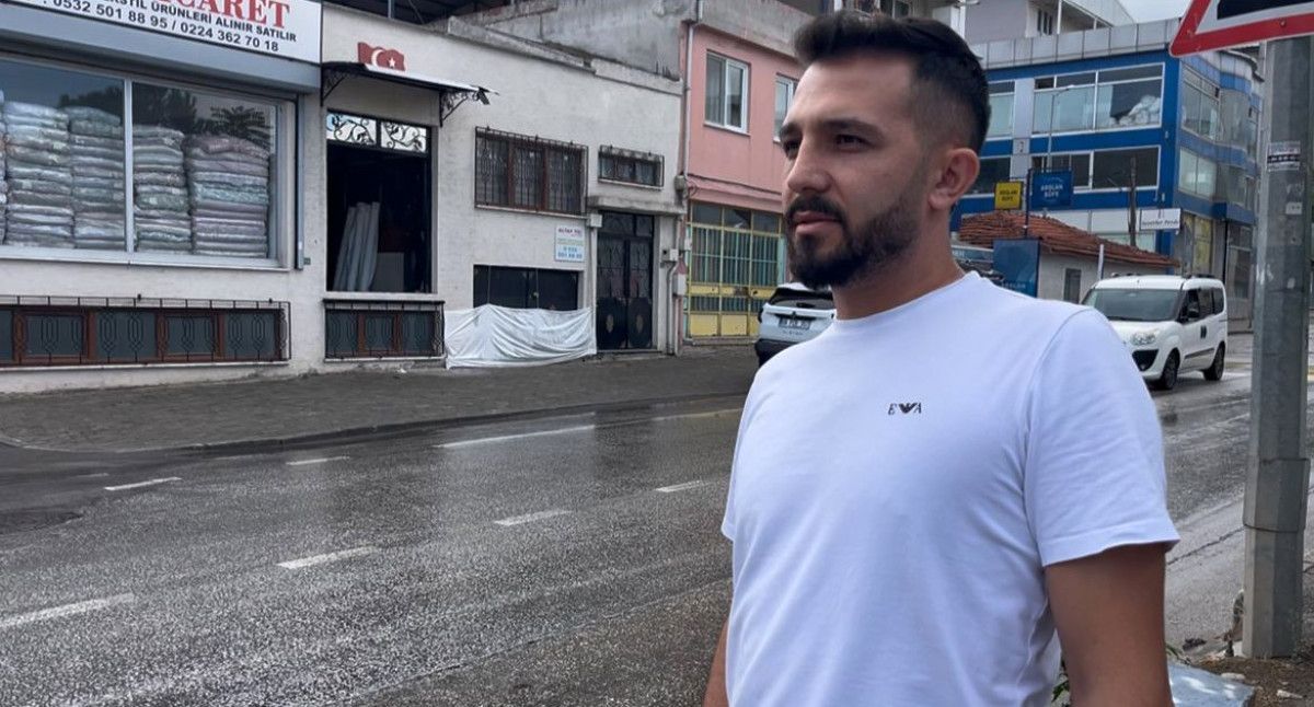 El Freni Olmadan Aşağı İnişli Minibüs: Esnafın Hızla Müdahalesi