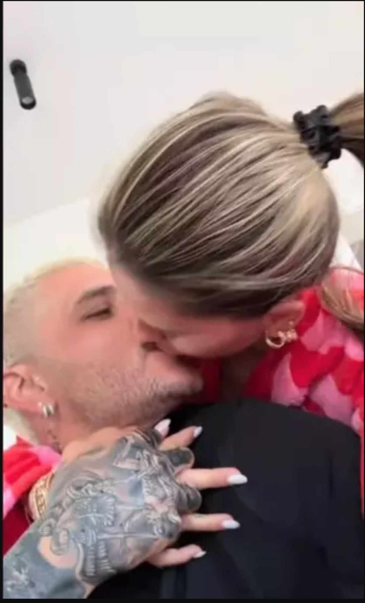 Icardi ve Suarez: Güzellerin Sosyal Medya Aşk Videosu Gündemde