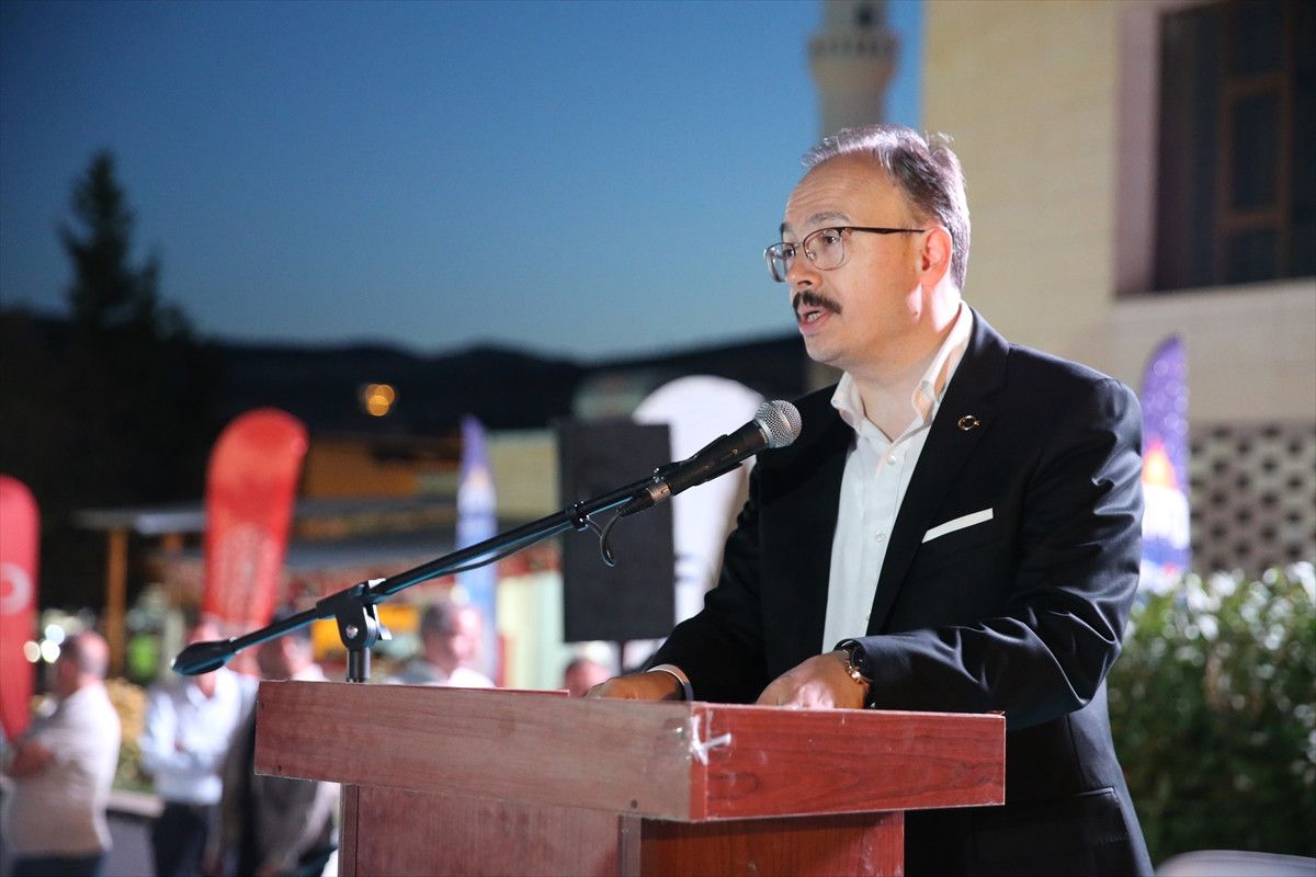 Siirt Tillo'da Işığın Şafak Dersi: İbrahim Hakkı Hazretleri'nin Gölgesindeki Büyülü An