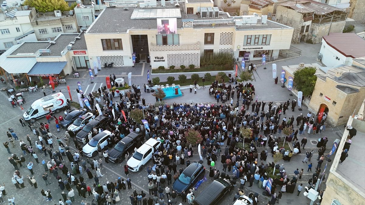 Siirt Tillo'da Işığın Şafak Dersi: İbrahim Hakkı Hazretleri'nin Gölgesindeki Büyülü An