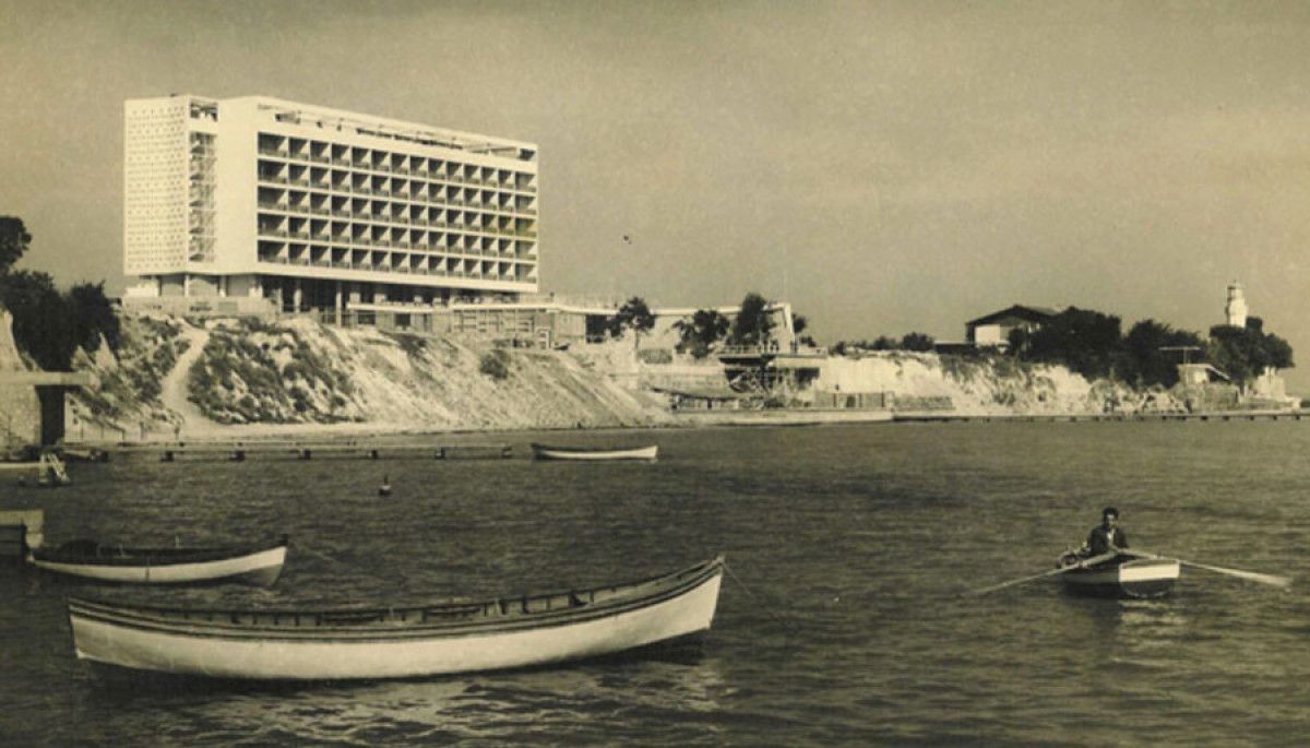 Çınar Otel: Yeşilköy’ün İkonik Tarihi ve Son Yıkım Kararı
