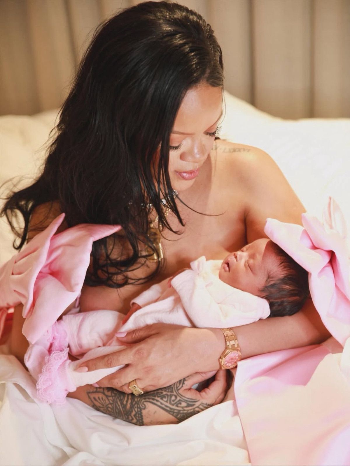 Rihanna’nın Yeni Bebeyi ve Kız Çocuğu Müjdesi: Rocki Iris Mayers ile Aile Büyüyor