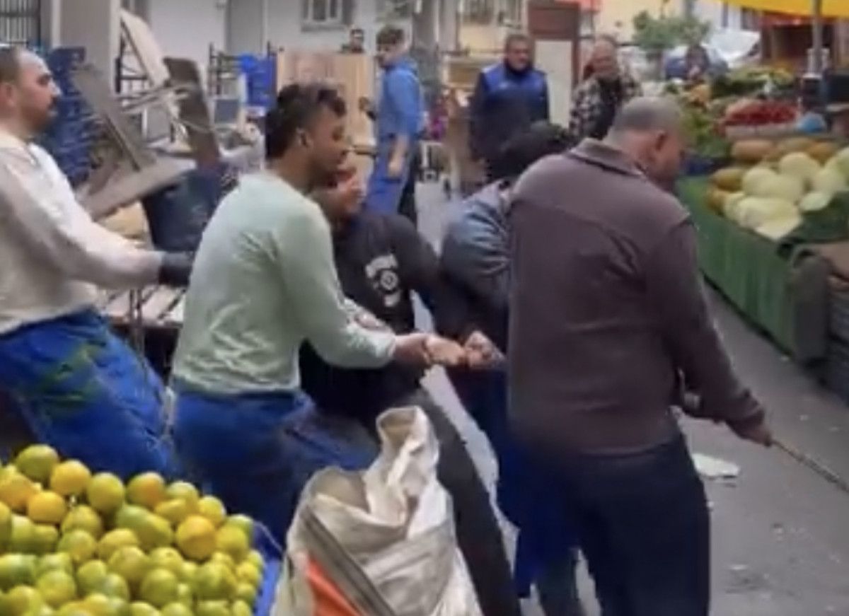 Şirintepe’de Pazarcılar Otomobili Kendileri Taşıdı: Tezgah Öncesi ve Sonrası