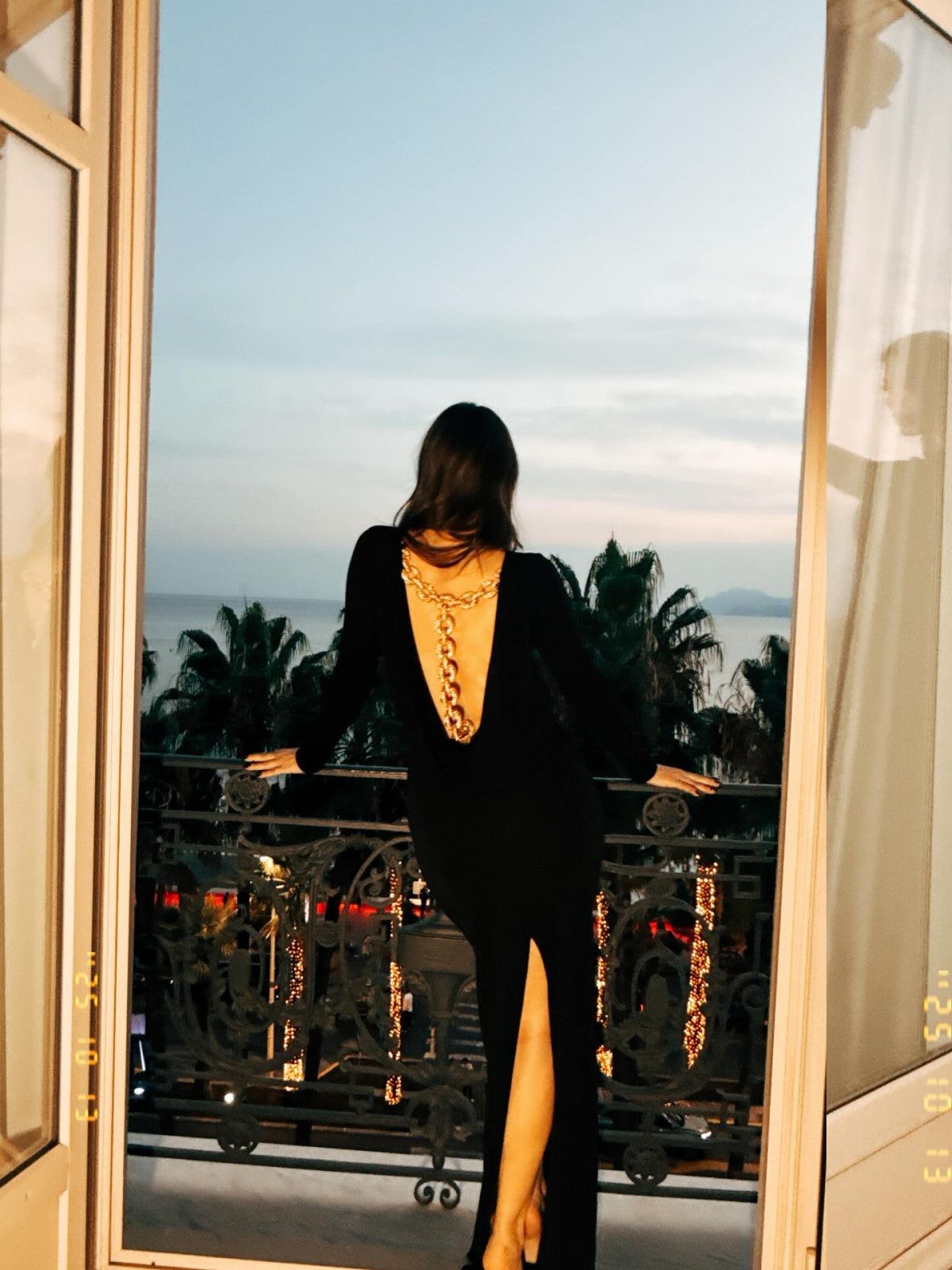 Demet Özdemir Cannes'da Gözalfıilarıyla Dikkat Çekti: Moda ve Popülarite Zirvede