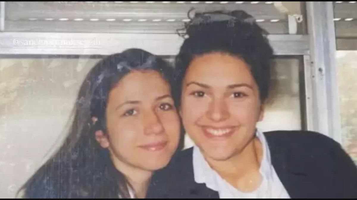 Bergüzar Korel’in Lisede Başlattığı Nostalji Yolculuğu