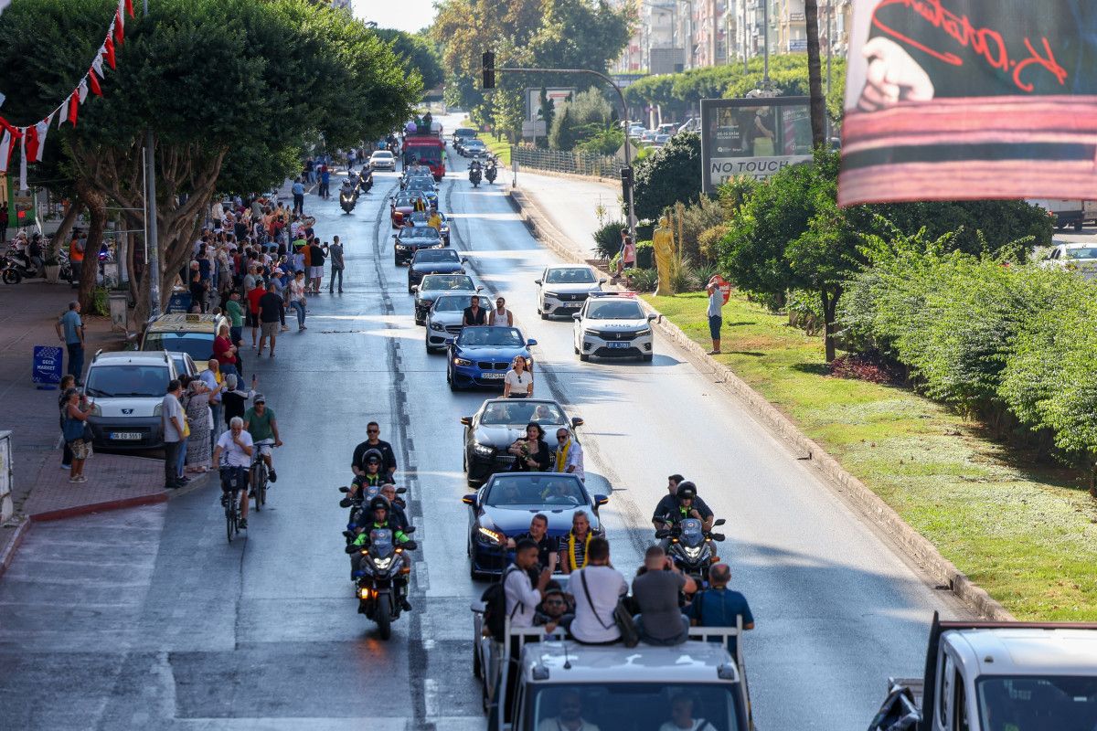 Antalya Altın Portakal: Kalpten Festival Başlıyor, Usta Sanatçılar Antalyalılarla Buluşuyor