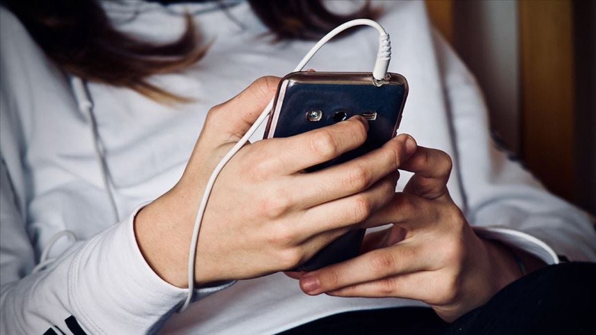 Çocuk ve Gençlerde Teknoloji Bağımlılığının Psikolojik Etkileri: Ekran Süresi ve Ruh Sağlığı Bağlantısı