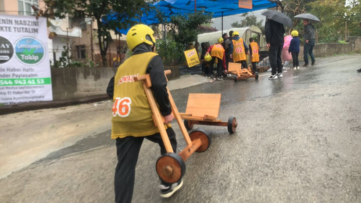 Laz Ralli Dikkaya'da Tahta Arabalarla Heyecan Dolu 15. Yıl: 50 Yarışmacı Üç Kategoride Yol Aldı