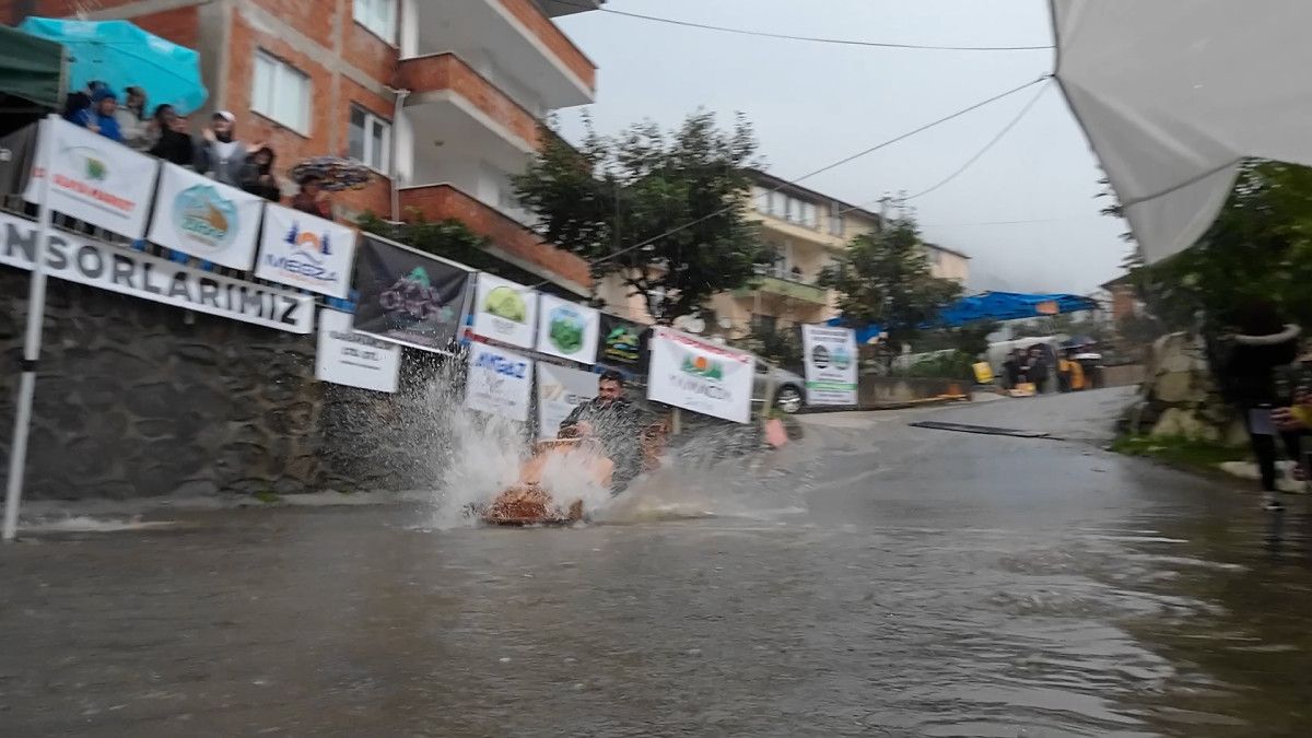 Laz Ralli Dikkaya'da Tahta Arabalarla Heyecan Dolu 15. Yıl: 50 Yarışmacı Üç Kategoride Yol Aldı