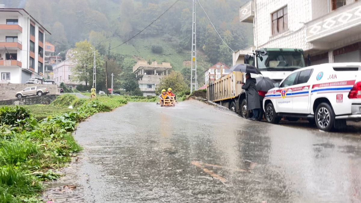 Laz Ralli Dikkaya'da Tahta Arabalarla Heyecan Dolu 15. Yıl: 50 Yarışmacı Üç Kategoride Yol Aldı