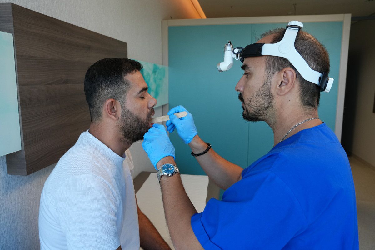 İzzet Baldır’ın Çene Yarasıyla Süzülen Yol: Mikrocerrahiyle Yeniden Yaşama Dönüş