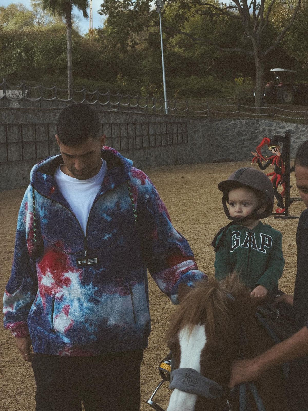 İdo Tatlıses’in Eşinin Sosyal Medya Paylaşımlarıyla Gündeme Gelen Aile Fotoğrafları