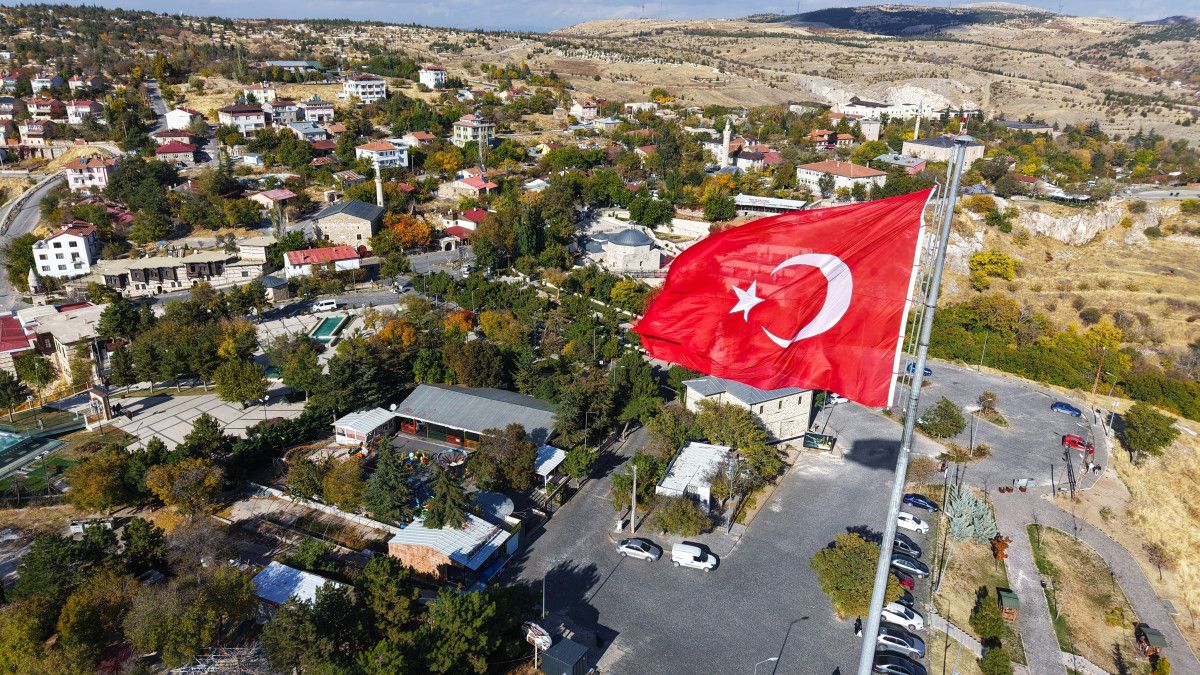 Harput Mahallesi: Sonbaharın Altın Tonlarıyla Büyüleyen 4 Bin Yıllık Tarih