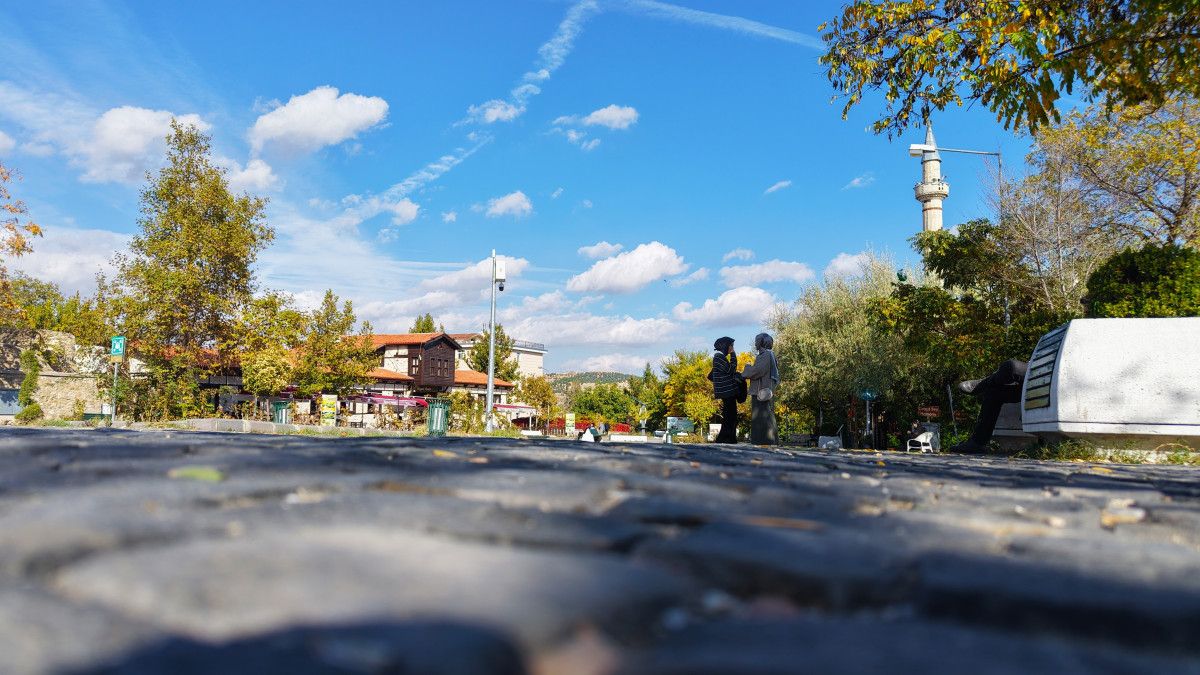 Harput Mahallesi: Sonbaharın Altın Tonlarıyla Büyüleyen 4 Bin Yıllık Tarih